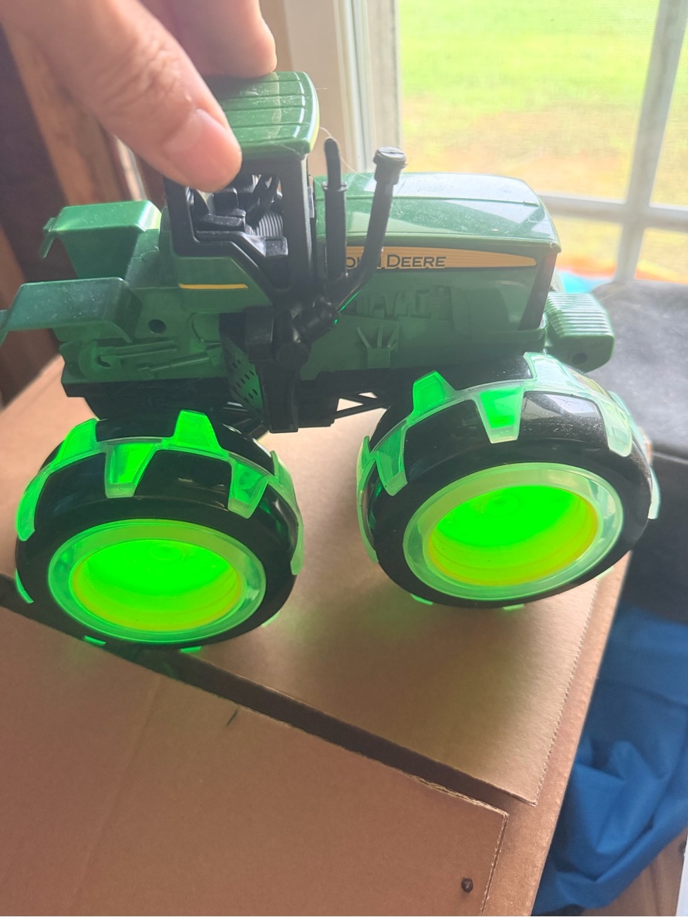 10" "John Deere" Green Monster Truck Tractor Toy - Kids Toy GUC LIGHT UP WHEELS